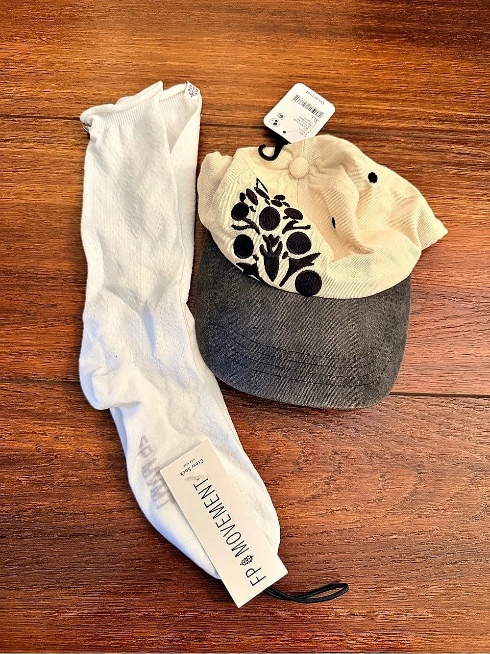 FP Movement Blooming Buti Baseball Cap Floral Baseball Cap white socks bundle